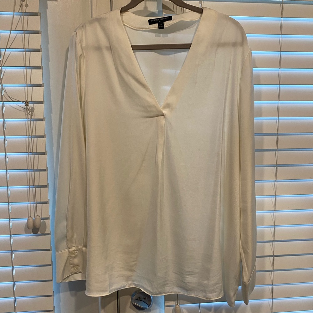 NWOT Women’s Long Sleeve Blouse Size XL